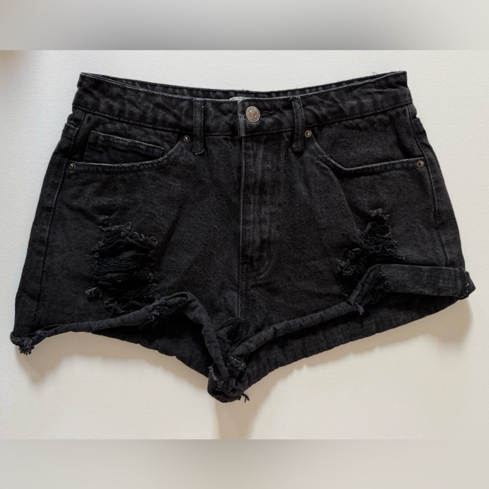 Forever 21 Distressed Black Jean Shorts, size 28